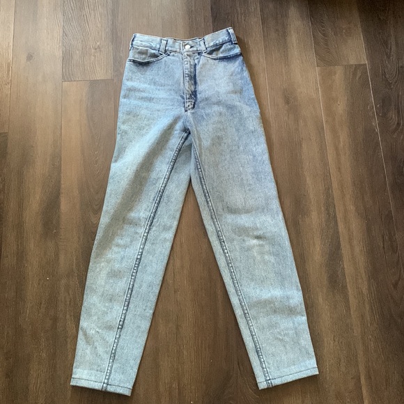 Vintage Mom Jeans - Picture 5 of 6